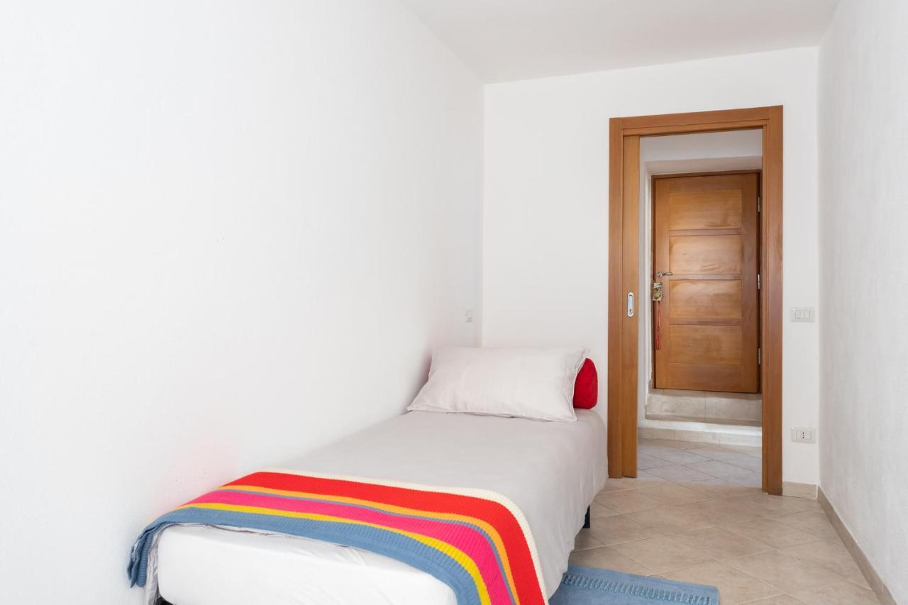 Spacious 3-Bedroom Apartment With Courtyard In Tempio Pausania - Perfect For Families المظهر الخارجي الصورة