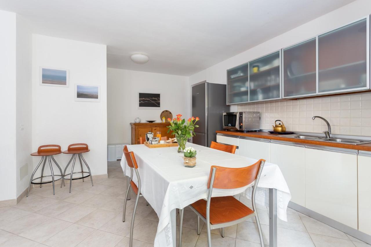 Spacious 3-Bedroom Apartment With Courtyard In Tempio Pausania - Perfect For Families المظهر الخارجي الصورة