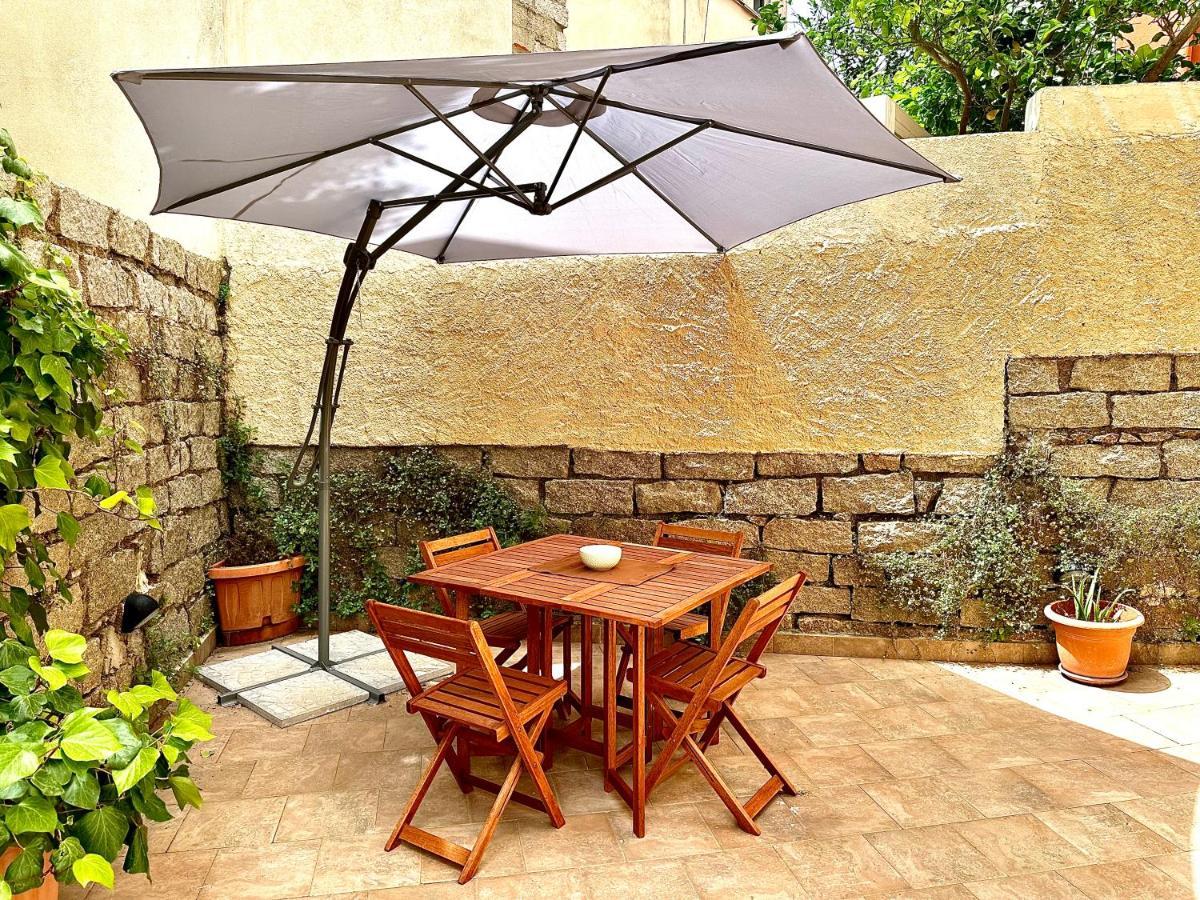 Spacious 3-Bedroom Apartment With Courtyard In Tempio Pausania - Perfect For Families المظهر الخارجي الصورة